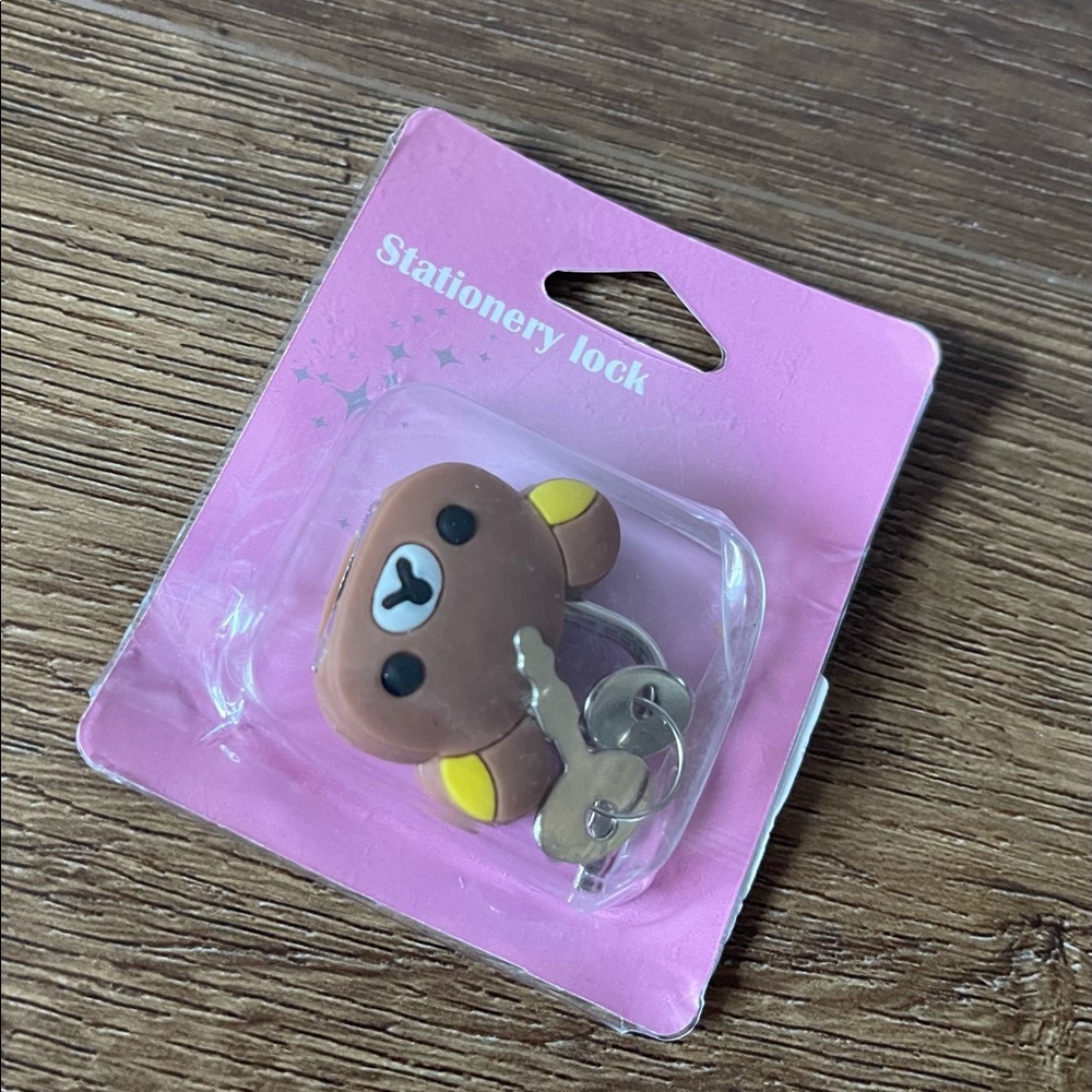 RILAKKUMA-NWT Mini Lock & Keys
